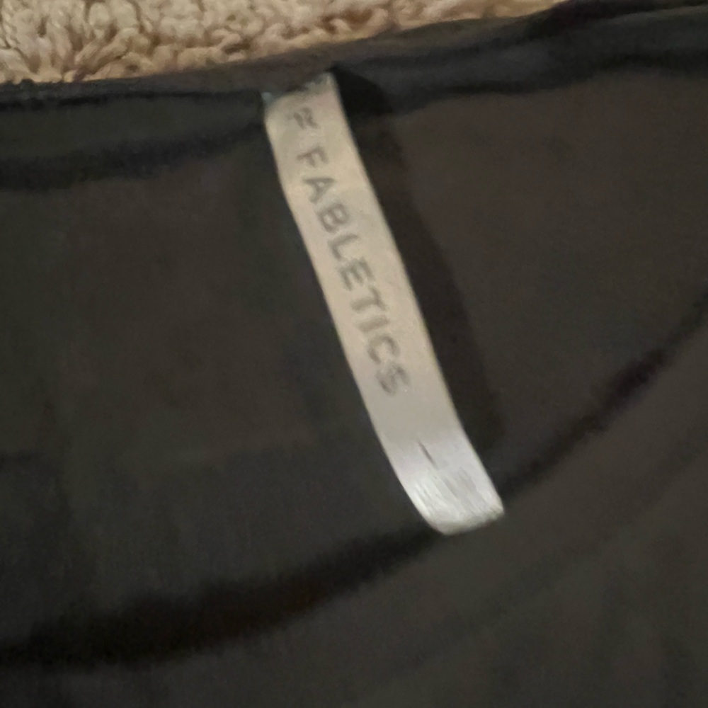 Fabletics Tank with Slits Size L - Picture 2 of 2
